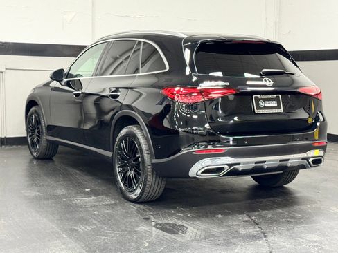 Used 2025 Mercedes-Benz GLC 300 image 10