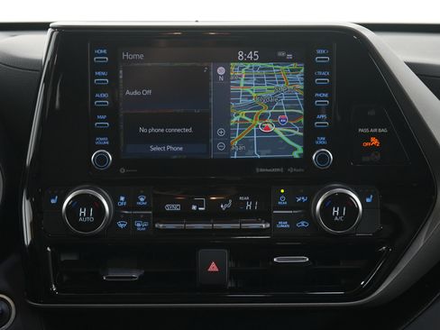 Used 2021 Toyota Highlander XLE AWD/4WD image 19