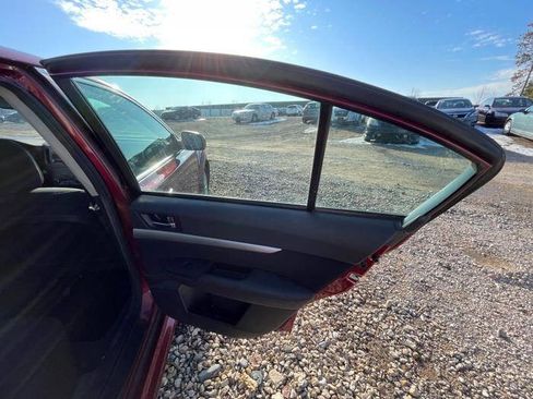 Used 2010 Subaru Legacy 2.5i Premium image 28