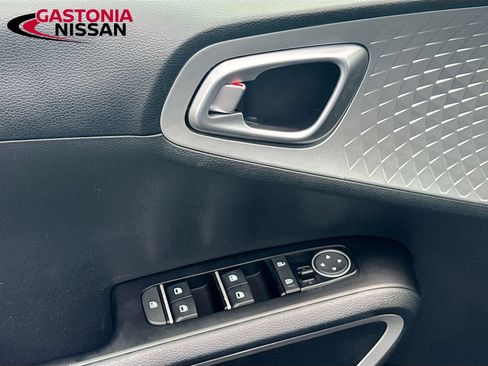 Used 2025 Kia Soul LX w/ LX Technology Package FWD image 22