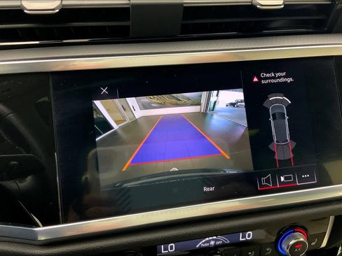 Used 2020 Audi Q3 2.0T Premium w/ Convenience Package image 28