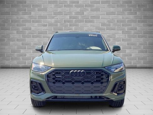 Used 2024 Audi Q5 e Premium Plus w/ Premium Plus Package image 2