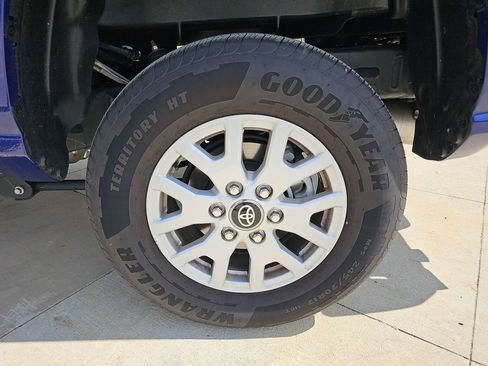 Used 2025 Toyota Tacoma SR5 image 20