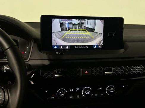 Used 2025 Honda Accord Sport image 16