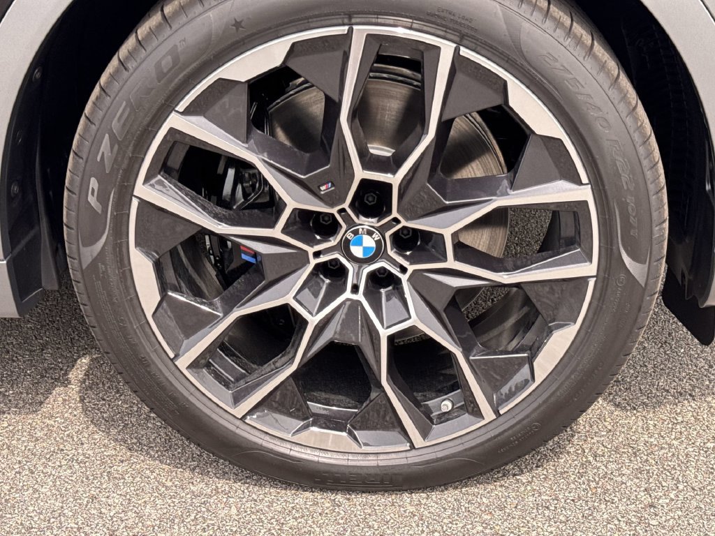 Used 2027 BMW X7 M60i AWD/4WD image 19