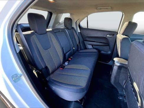 Used 2017 Chevrolet Equinox LS image 24