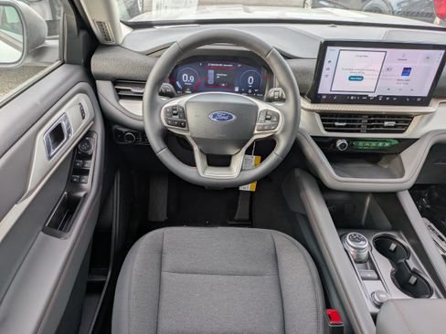 New 2026 Ford Explorer Active RWD image 15