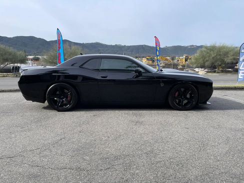 Used 2022 Dodge Challenger SRT Hellcat Redeye image 4