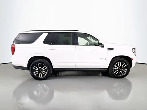 Used 2023 GMC Yukon AT4 w/ AT4 Premium Package AWD/4WD image 9