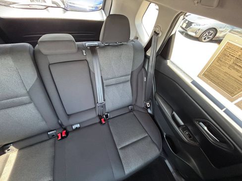 Used 2025 Nissan Rogue SV FWD image 38