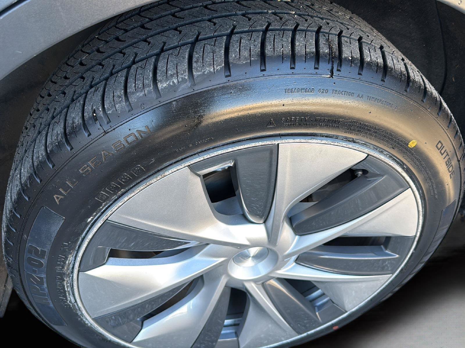Used 2022 Tesla Model Y Long Range AWD/4WD image 11