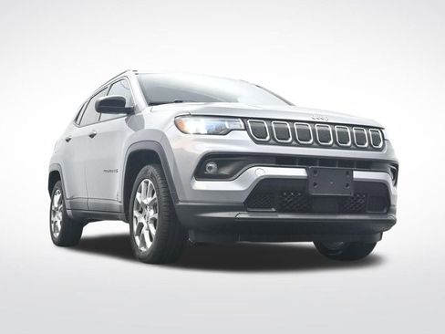 Used 2022 Jeep Compass Latitude image 31