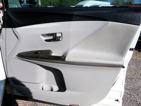 Used 2013 Toyota Venza LE image 17