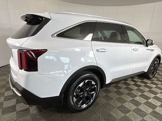 Used 2025 Kia Sorento S w/ Panoramic Sunroof Package FWD video 2
