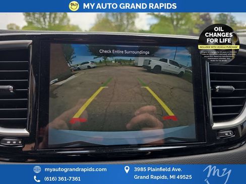 Used 2023 Chrysler Pacifica Touring-L FWD image 20