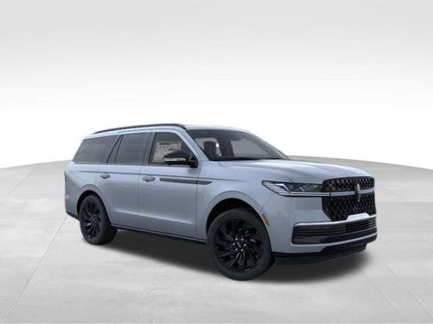 New 2026 Lincoln Navigator Reserve AWD/4WD image 34
