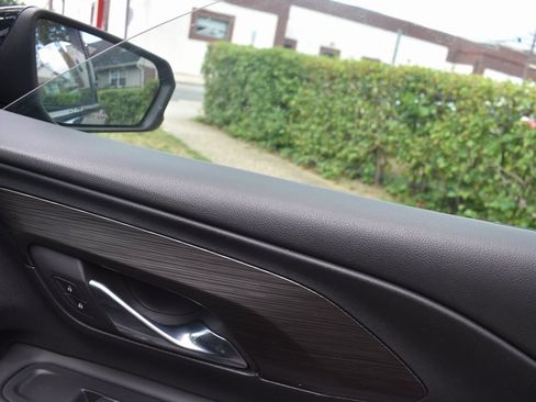 Used 2023 GMC Terrain SLT image 22