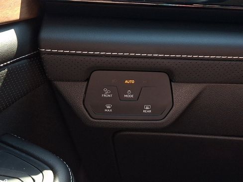 New 2026 Volkswagen Atlas SE AWD/4WD image 14