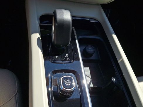 Certified 2024 Volvo XC60 B5 Plus AWD/4WD image 15