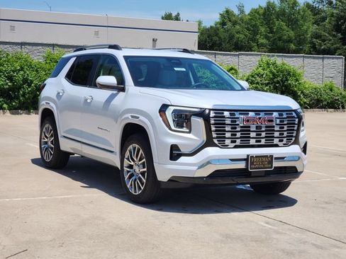 Used 2026 GMC Terrain Denali AWD/4WD image 2