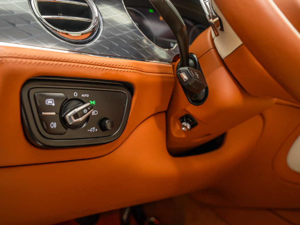 Used 2022 Bentley Bentayga AWD/4WD image 27