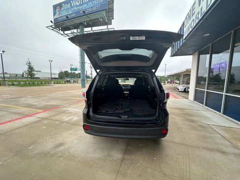 Used 2015 Toyota Highlander Limited image 7