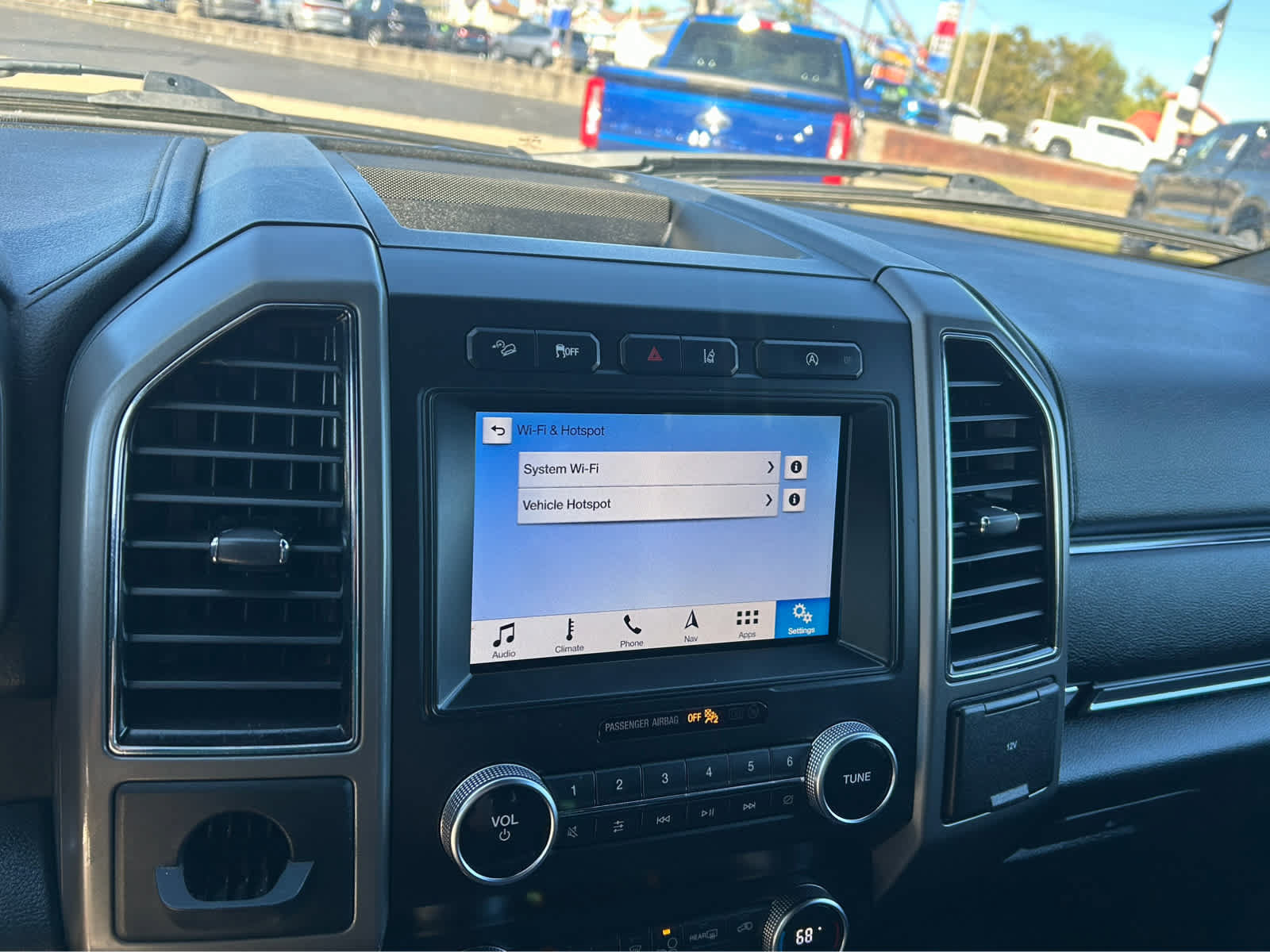 Used 2019 Ford Expedition XLT w/ Equipment Group 202A AWD/4WD image 45