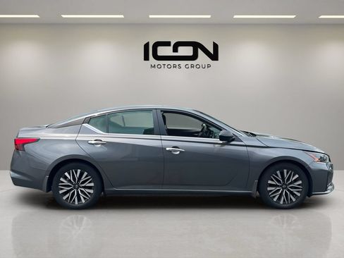 Used 2024 Nissan Altima 2.5 SV FWD image 6