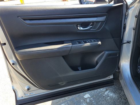 Used 2025 Honda CR-V LX image 18