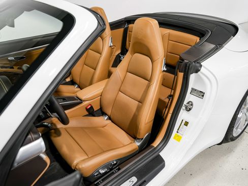 Used 2017 Porsche 911 Carrera S image 21