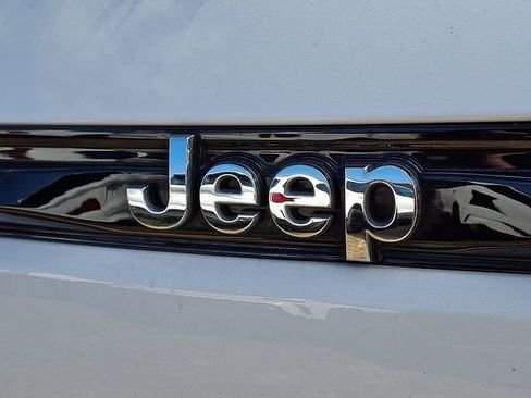 Used 2022 Jeep Grand Cherokee Overland image 30