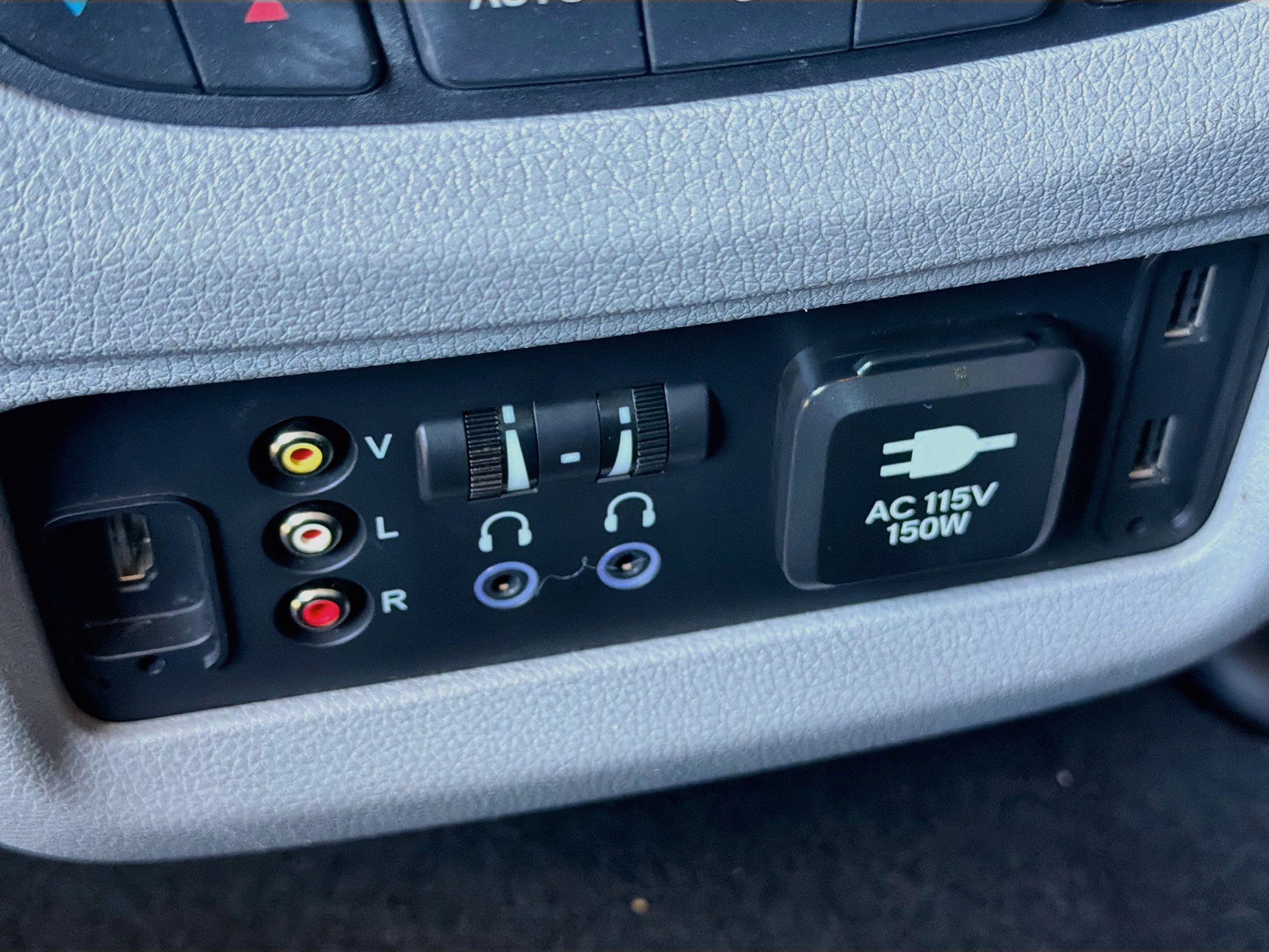 Used 2017 Honda Pilot Touring image 37
