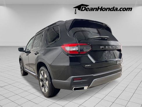 New 2026 Honda Pilot Touring image 3