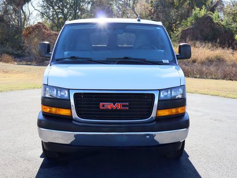 Used 2022 GMC Savana 3500 LS w/ Chrome Appearance Package image 3