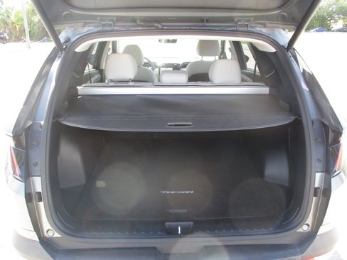 Used 2022 Hyundai Tucson Limited w/ Cargo Package FWD image 11