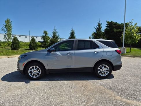 Used 2024 Chevrolet Equinox LT w/ LPO, Floor Liner Package AWD/4WD image 8