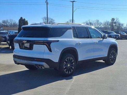 New 2026 Chevrolet Traverse LT w/ Sun and Wheel Package image 23