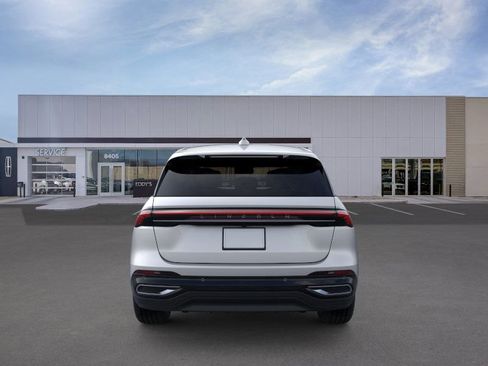 New 2026 Lincoln Nautilus Premier image 5