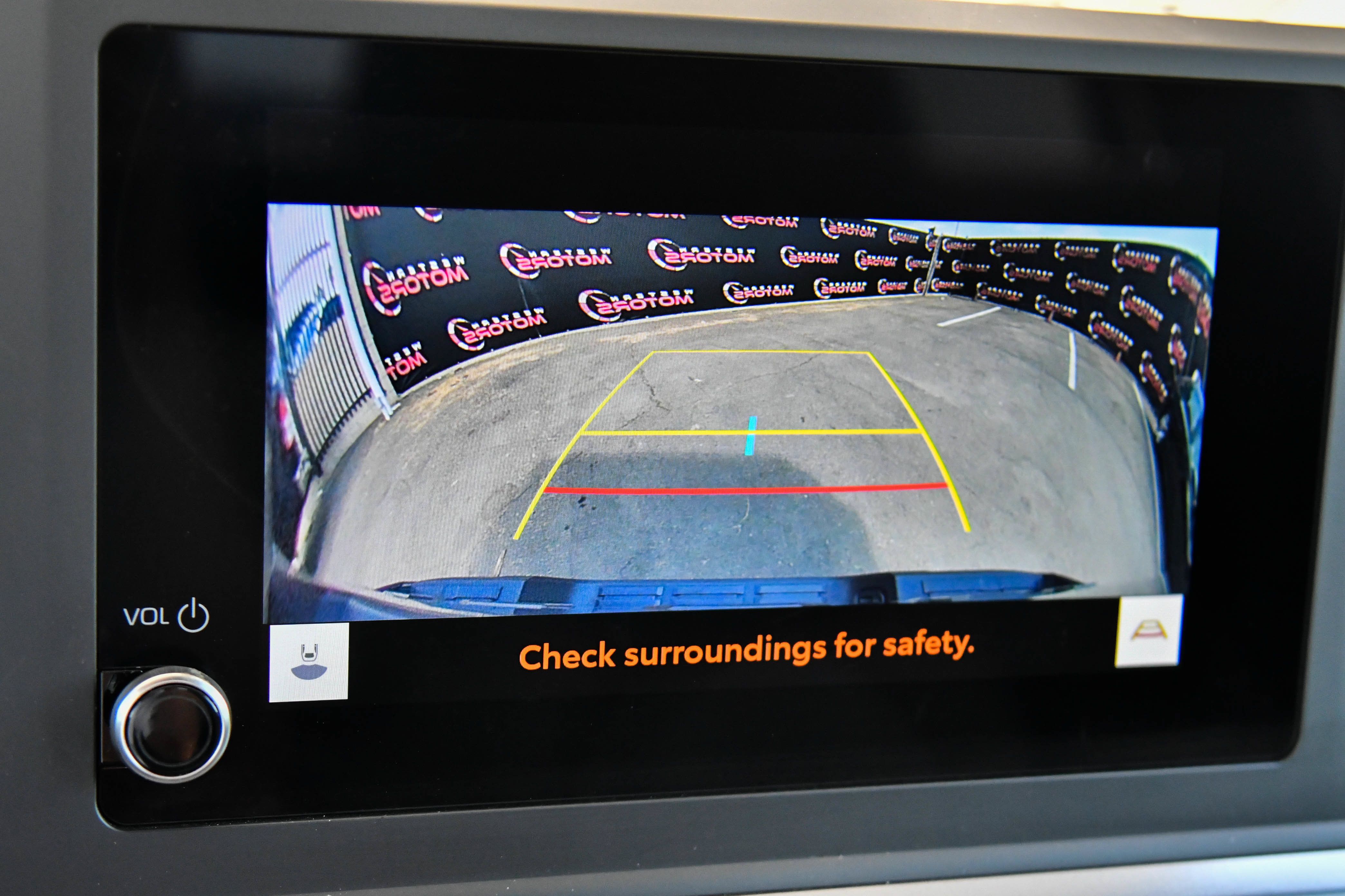 Used 2025 Toyota Tacoma SR5 AWD/4WD image 19