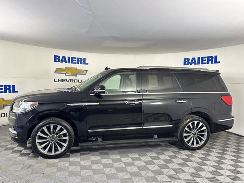 Used 2019 Lincoln Navigator Select image 2