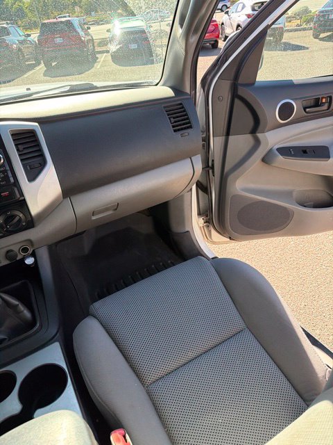 Used 2012 Toyota Tacoma 4x4 Access Cab V6 w/ TRD Off-Road Pkg image 11