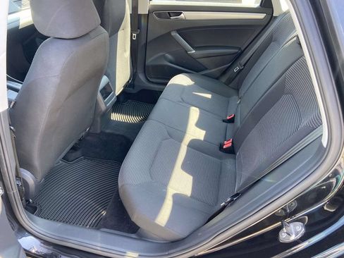 Used 2018 Volkswagen Passat 2.0T S FWD image 18