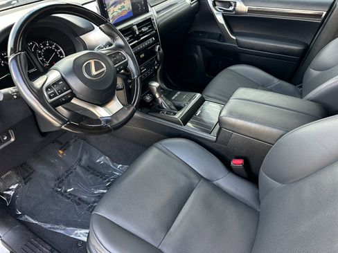 Used 2023 Lexus GX 460 Premium w/ Premium Package image 11