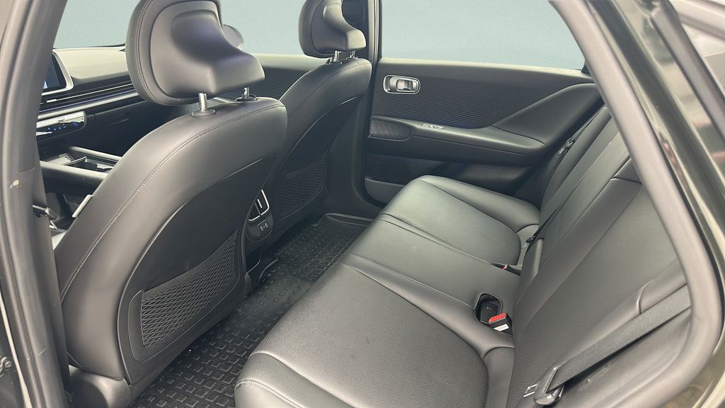 Used 2023 Hyundai Ioniq 6 SEL AWD/4WD image 10