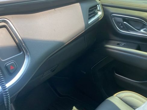Used 2023 GMC Yukon AT4 w/ Technology Package AWD/4WD image 15