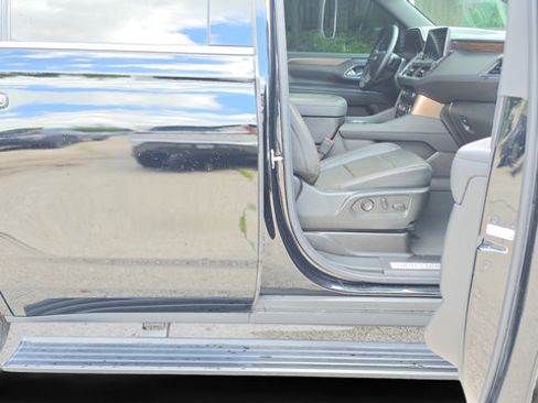 Used 2024 Chevrolet Tahoe High Country AWD/4WD image 37