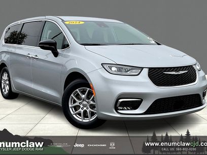 Certified 2024 Chrysler Pacifica Touring-L