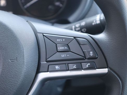 Used 2022 Nissan Kicks SV w/ Interior Electronics Package FWD image 13