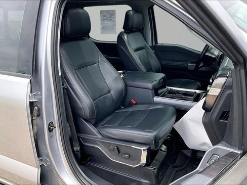 Used 2023 Ford F250 Lariat w/ Sport Appearance Package AWD/4WD image 34
