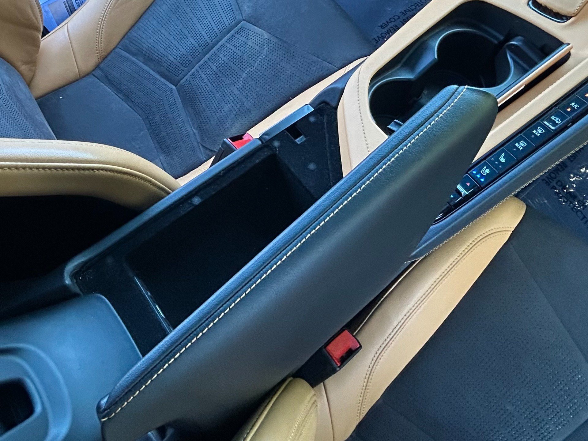 Used 2022 Chevrolet Corvette Stingray Preferred Cpe w/ Z51 Performance Package RWD image 22